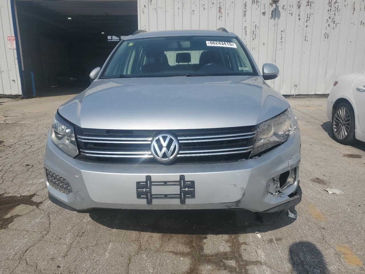 2017 Volkswagen Tiguan S - zdjęcie 5