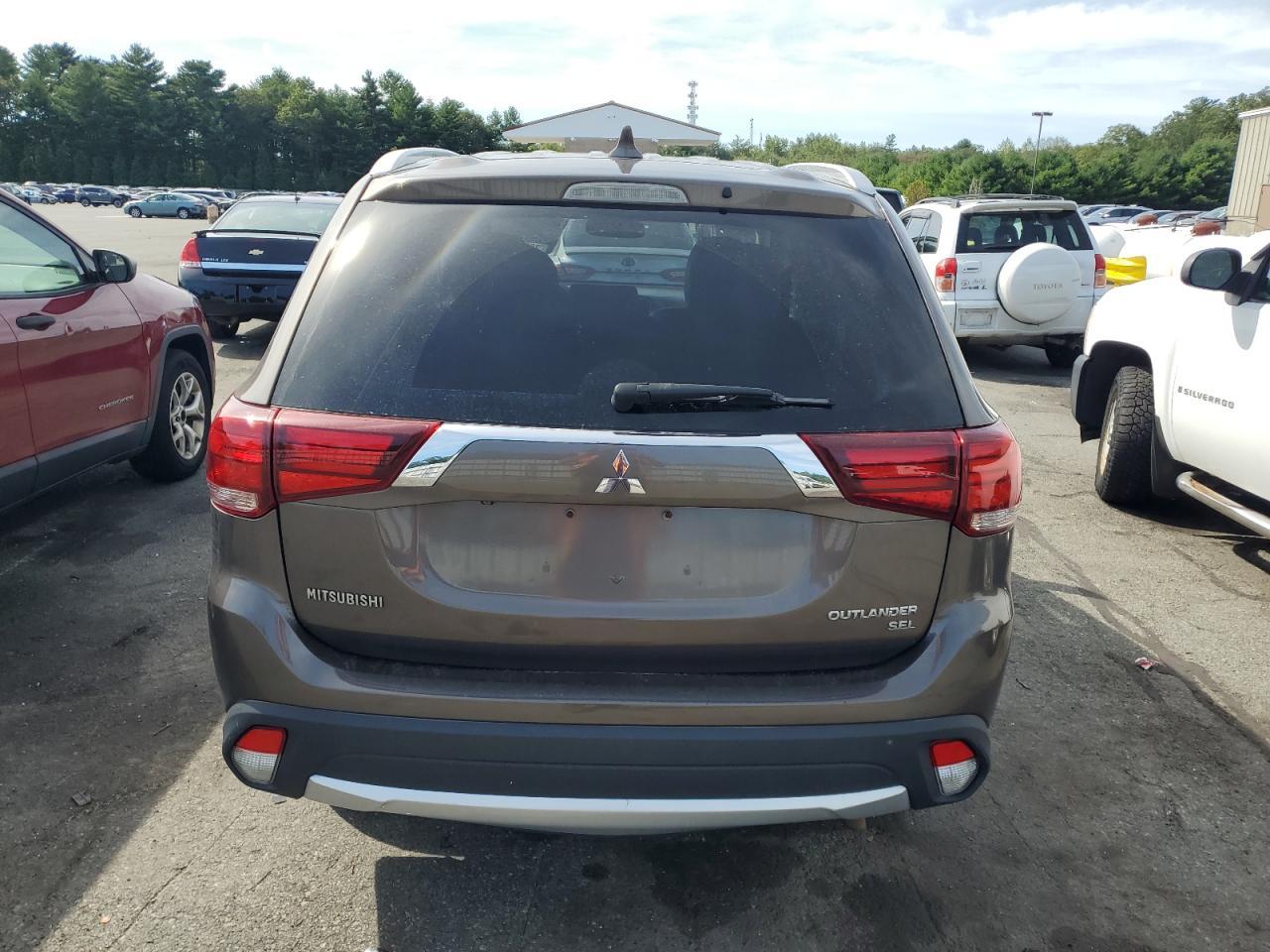 2017 Mitsubishi Outlander Se - zdjęcie 6