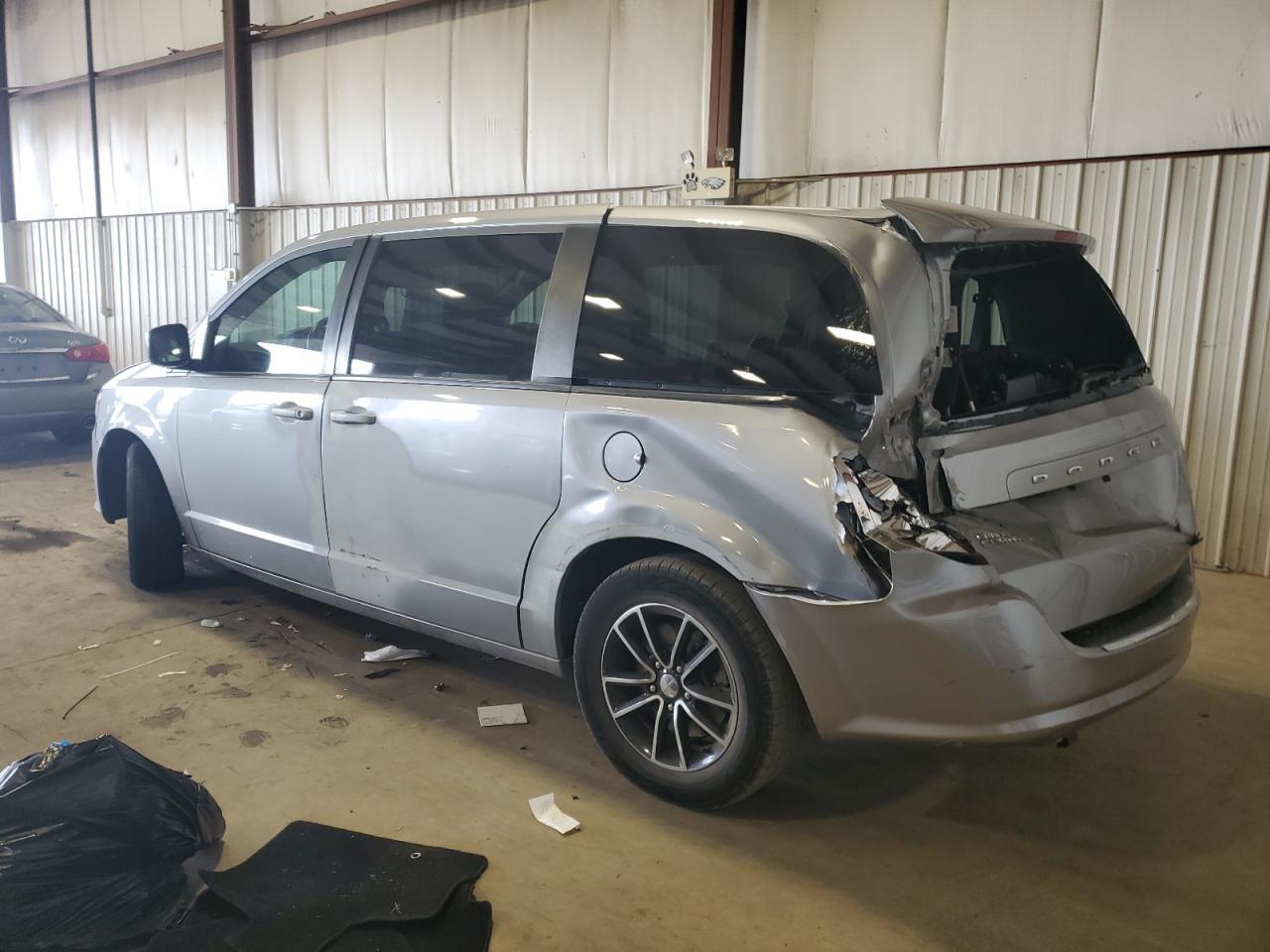 2019 Dodge Caravan - zdjęcie 2