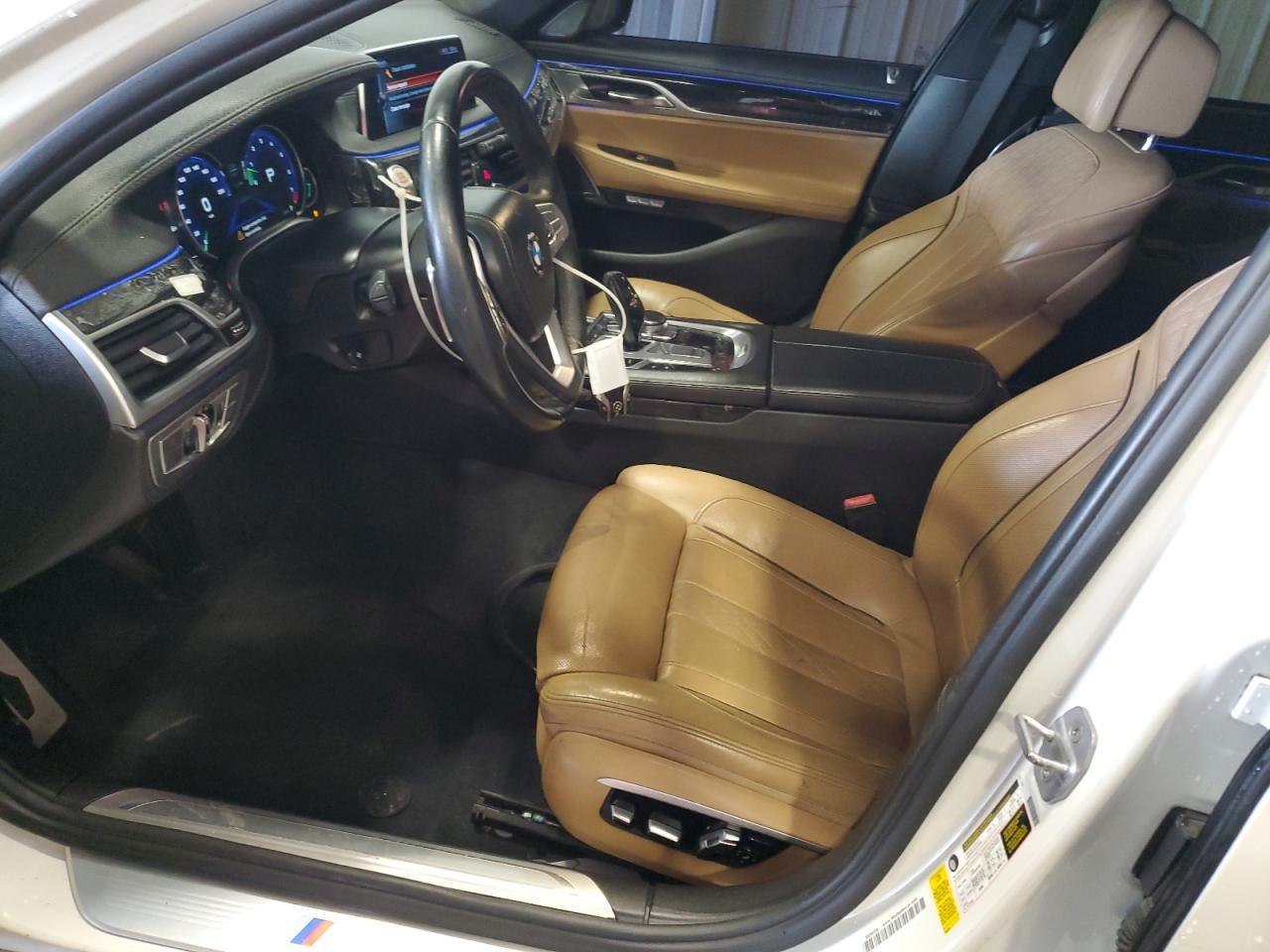 2016 BMW Seria 7 - zdjęcie 7