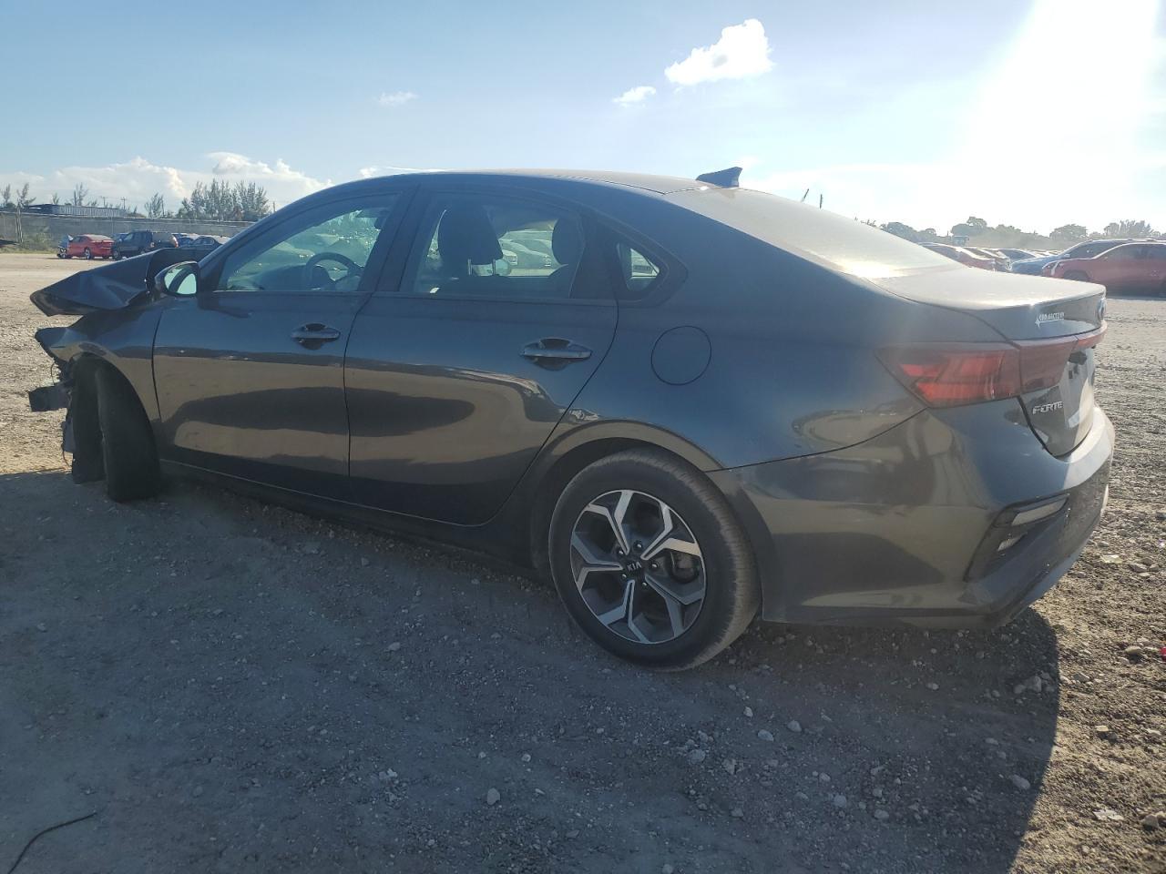 2021 Kia Forte Fe - zdjęcie 2