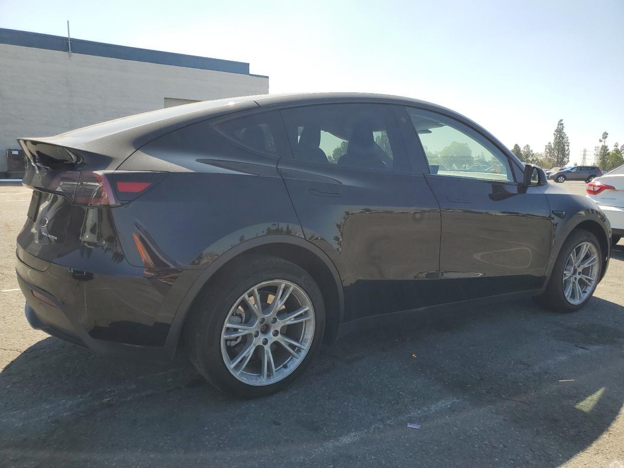 2023 Tesla Model Y - zdjęcie 3