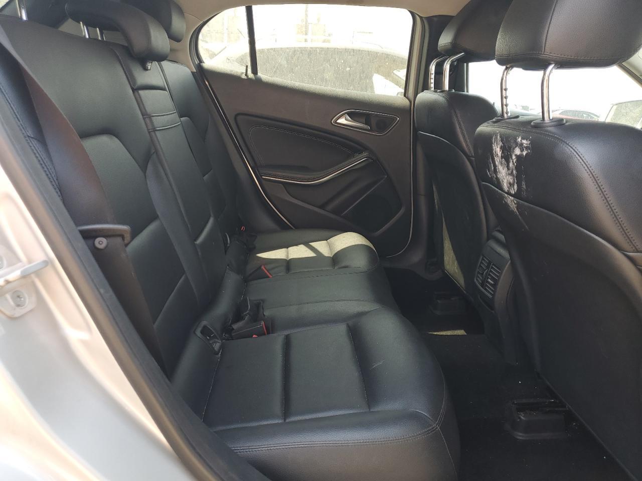 2015 Mercedes-Benz Gla 250 4Matic - zdjęcie 10