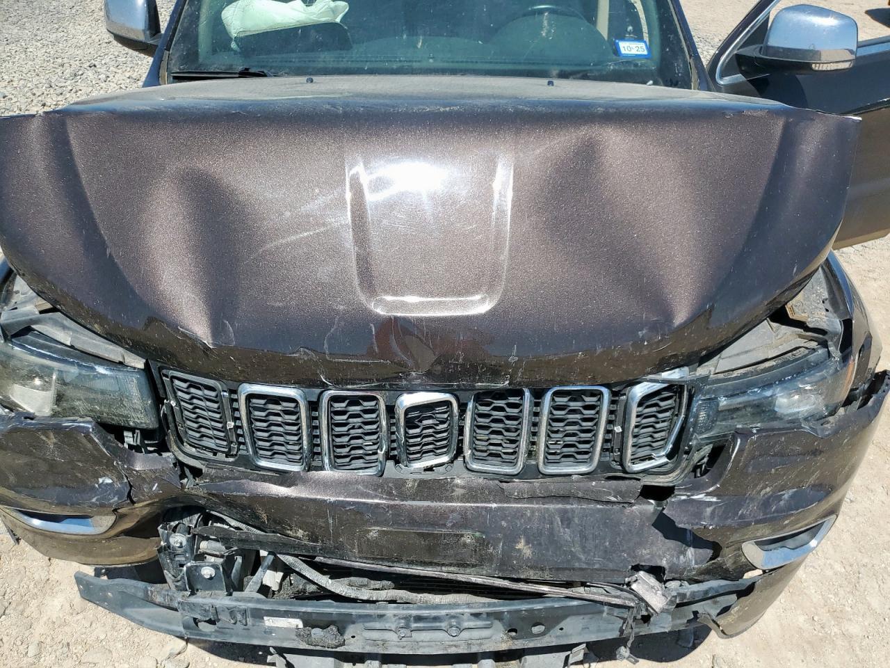 2017 Jeep Grand Cherokee - zdjęcie 12