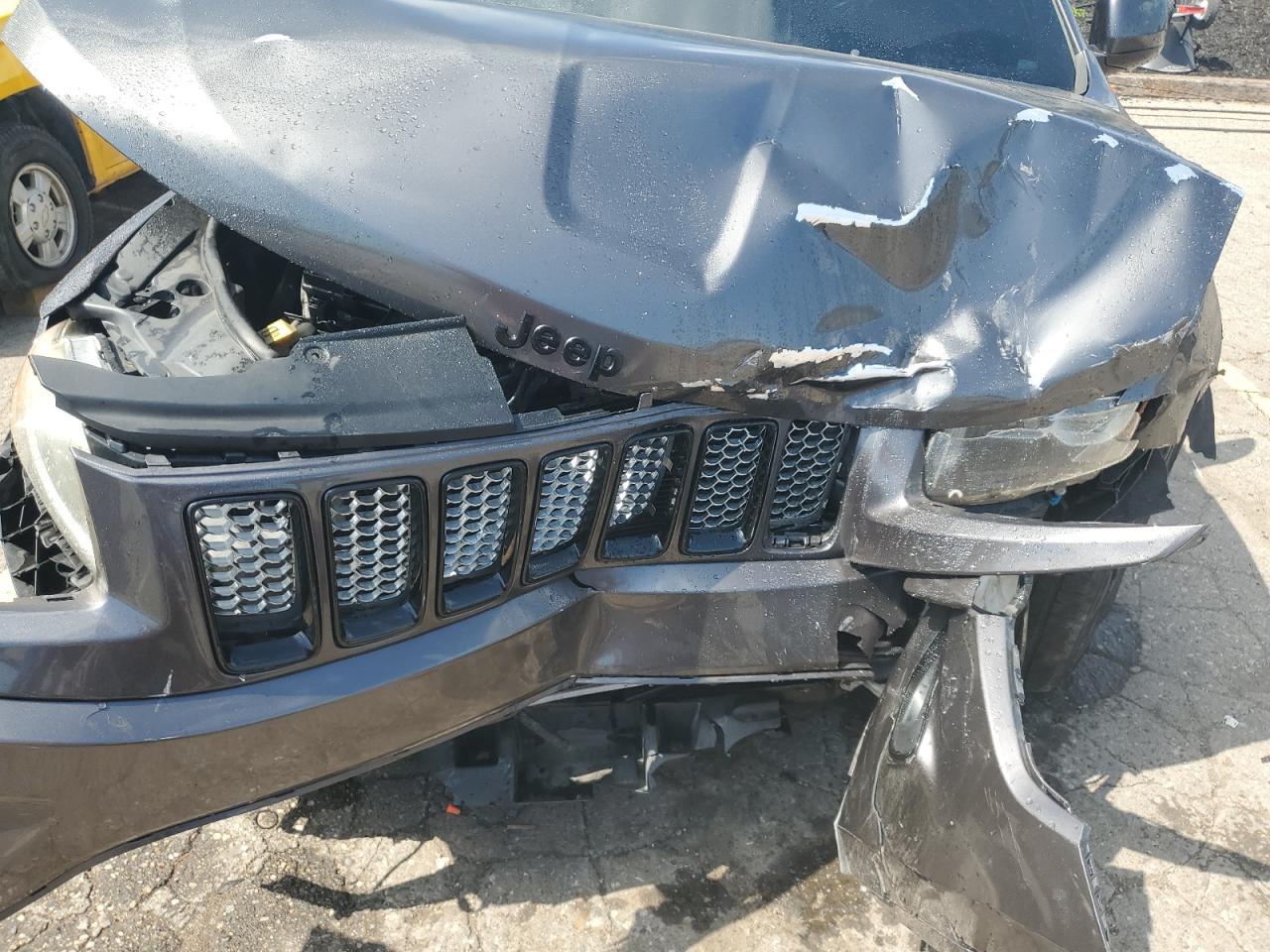 2015 Jeep Grand Cherokee Laredo - zdjęcie 12