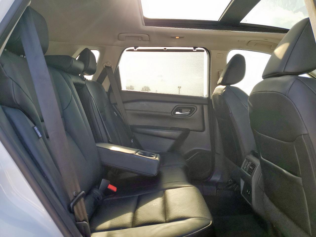 2024 Nissan Rogue Sv - zdjęcie 11