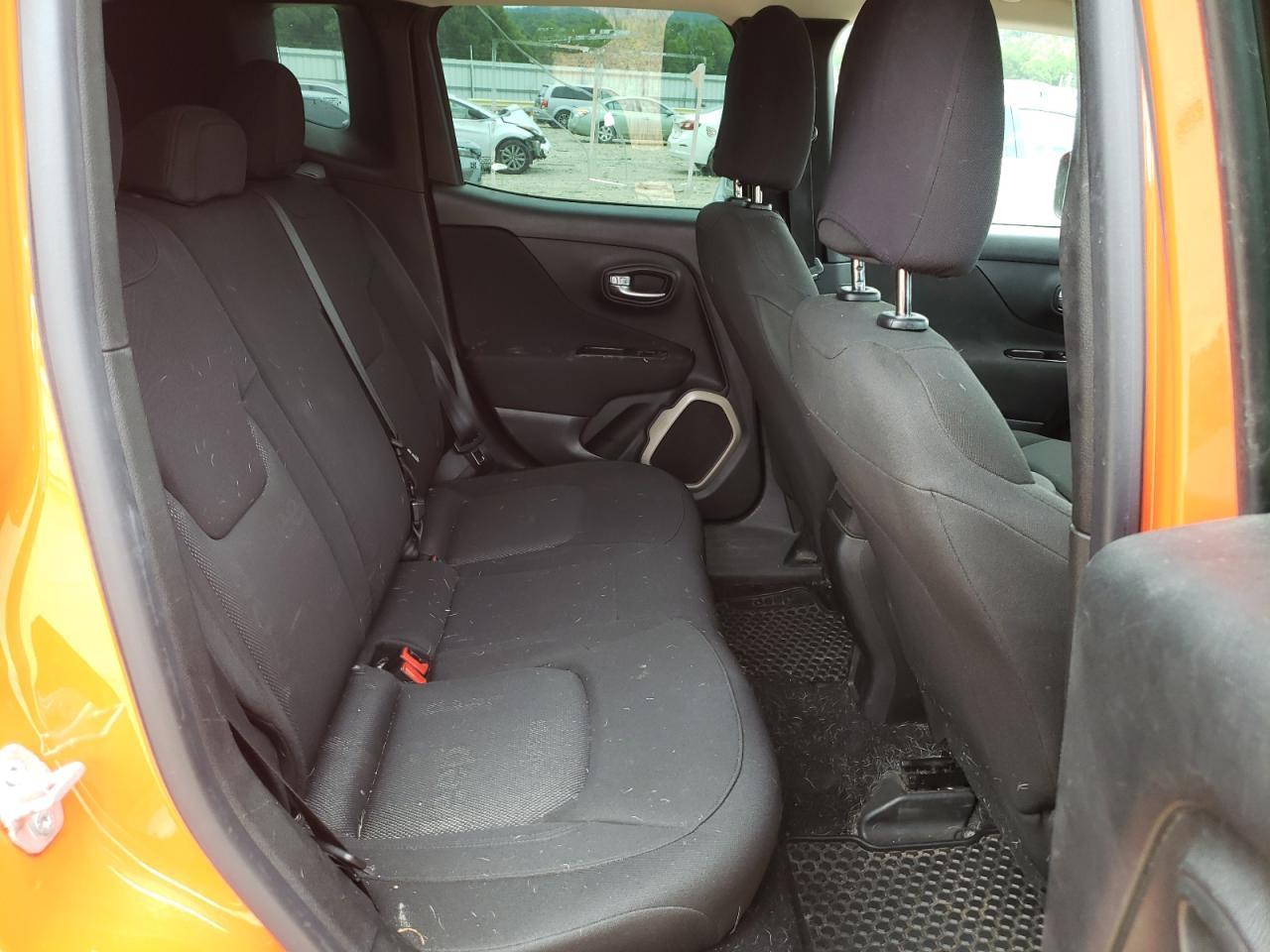 2015 Jeep Renegade - zdjęcie 11