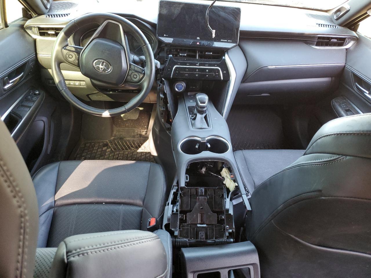 2022 Toyota Venza Le - zdjęcie 8