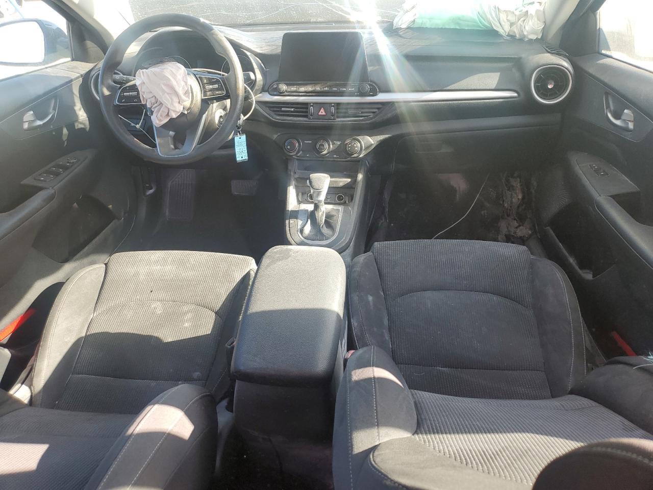2021 Kia Forte Fe - zdjęcie 8