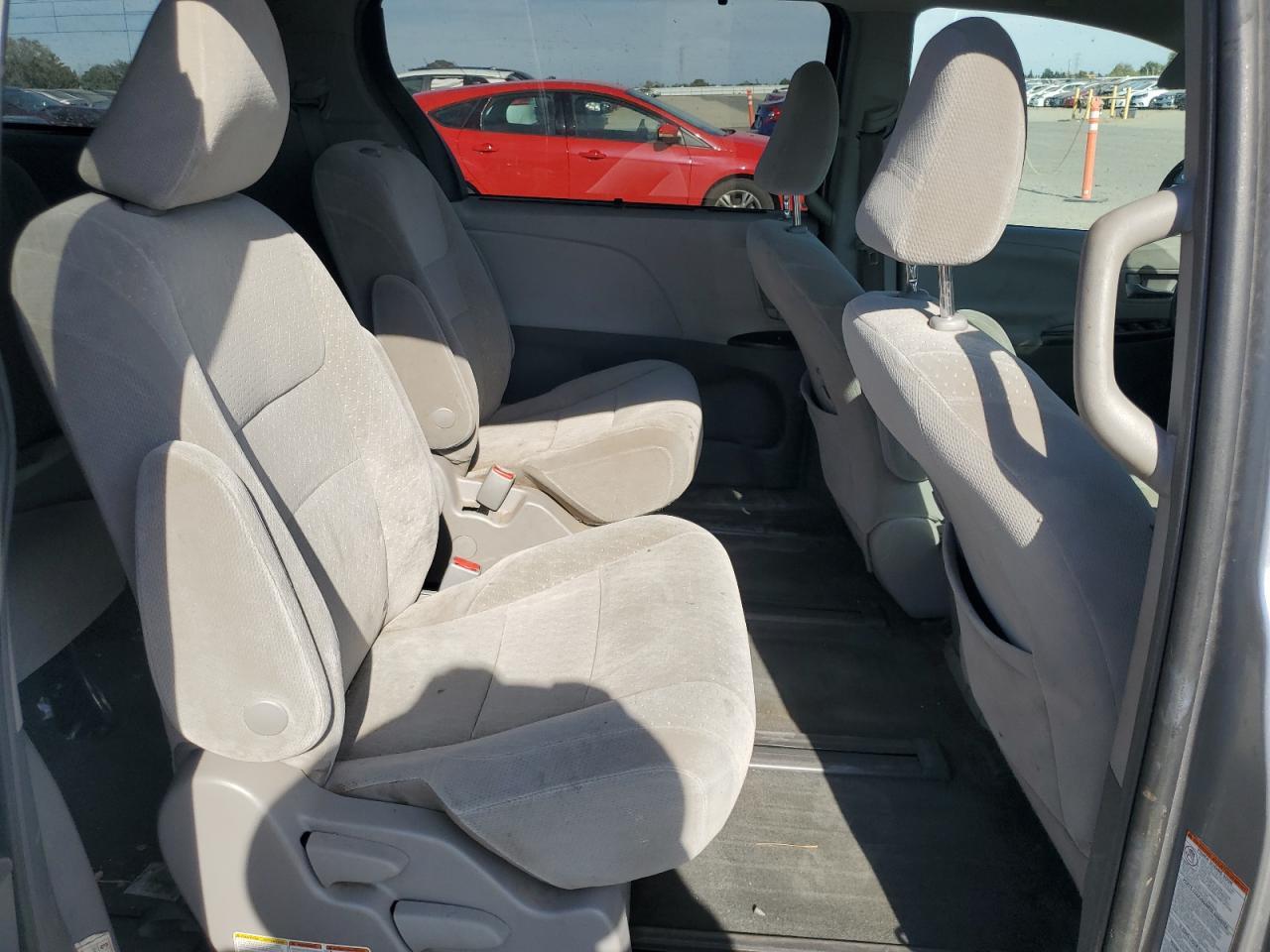 2018 Toyota Sienna - zdjęcie 11