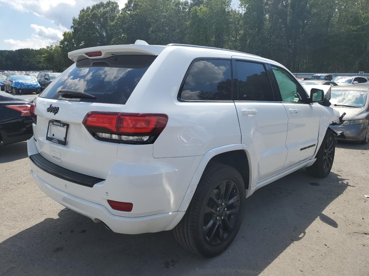 2018 Jeep Grand Cherokee Laredo - zdjęcie 3
