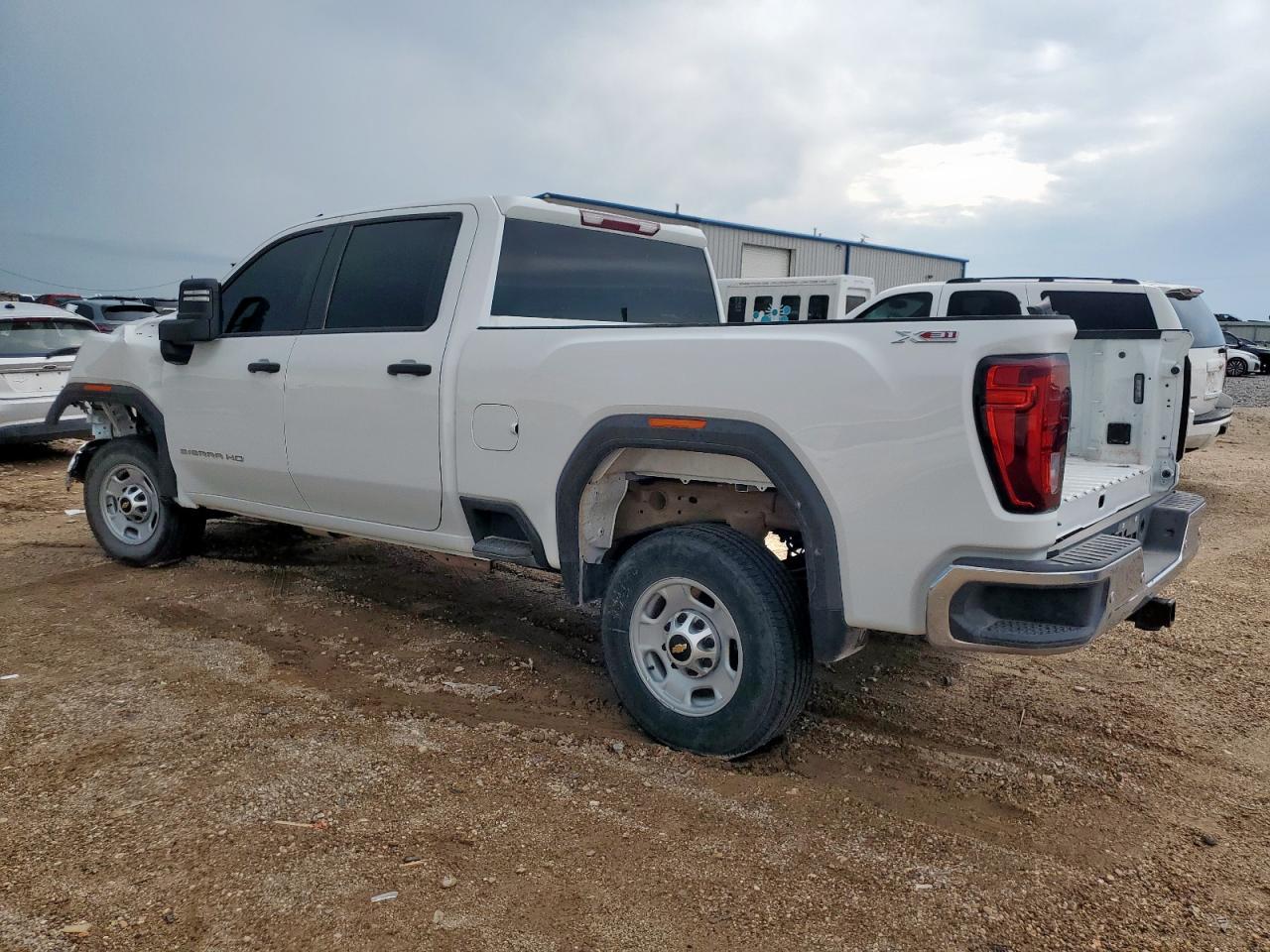 2025 GMC Sierra - zdjęcie 2
