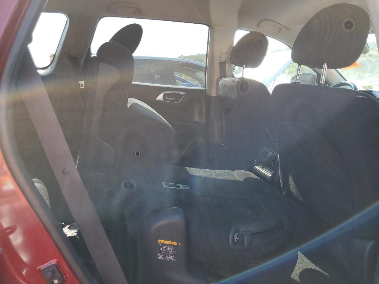 2016 Nissan Pathfinder - zdjęcie 11