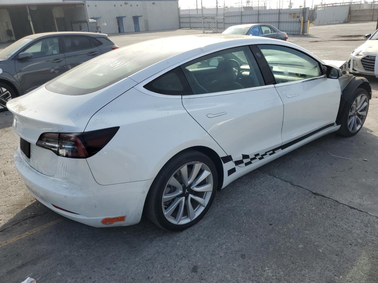 2019 Tesla Model 3 - zdjęcie 3