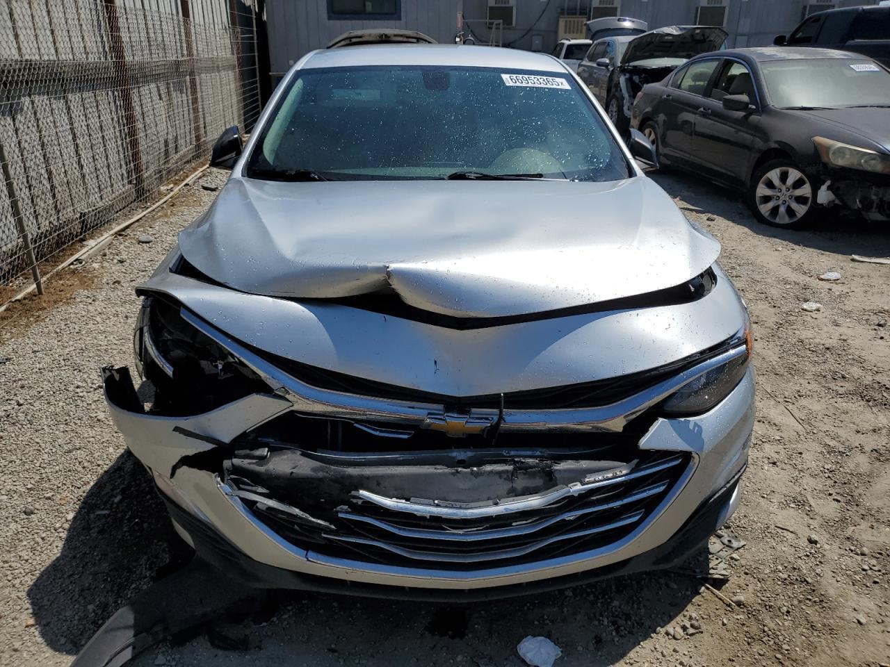 2021 Chevrolet Malibu Ls - zdjęcie 5