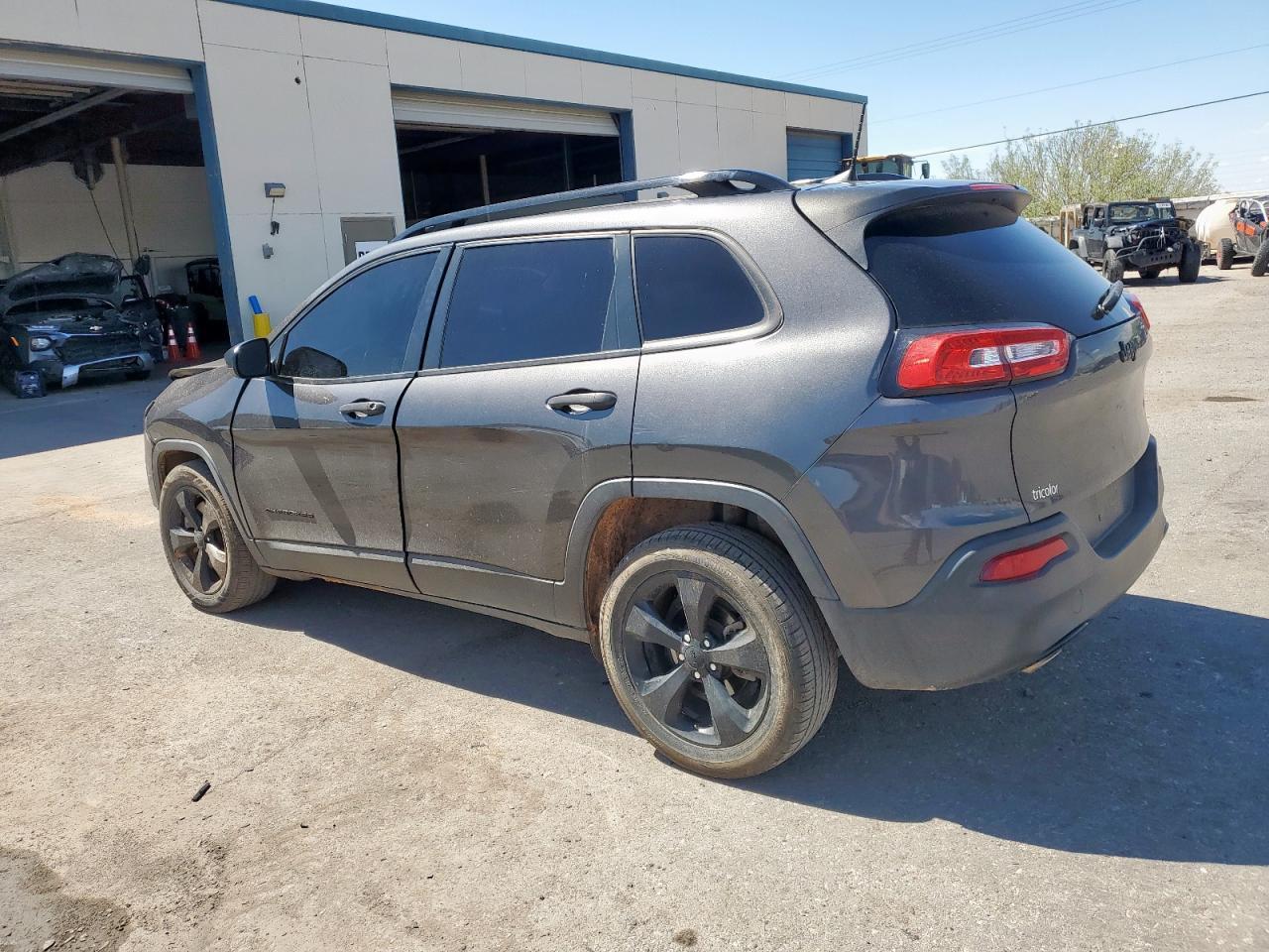 2017 Jeep Cherokee Sport - zdjęcie 2