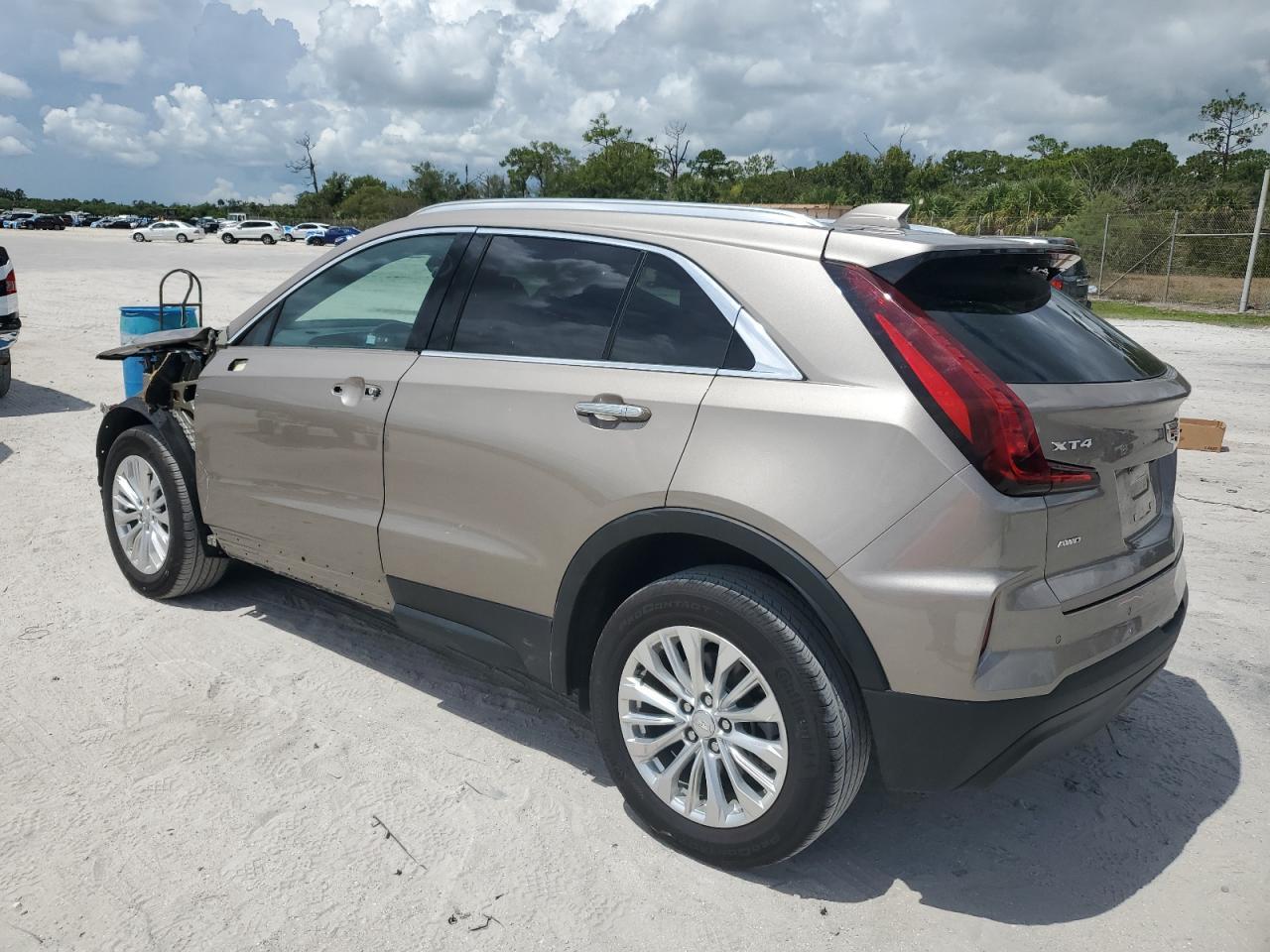 2024 Cadillac XT4 - zdjęcie 2