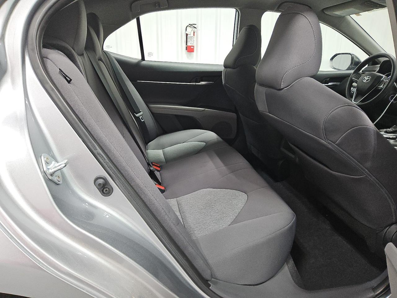 2024 Toyota Camry - zdjęcie 10