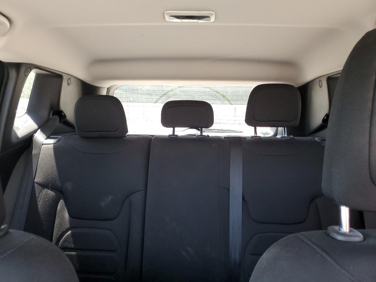 2018 Jeep Renegade Latitude - zdjęcie 10