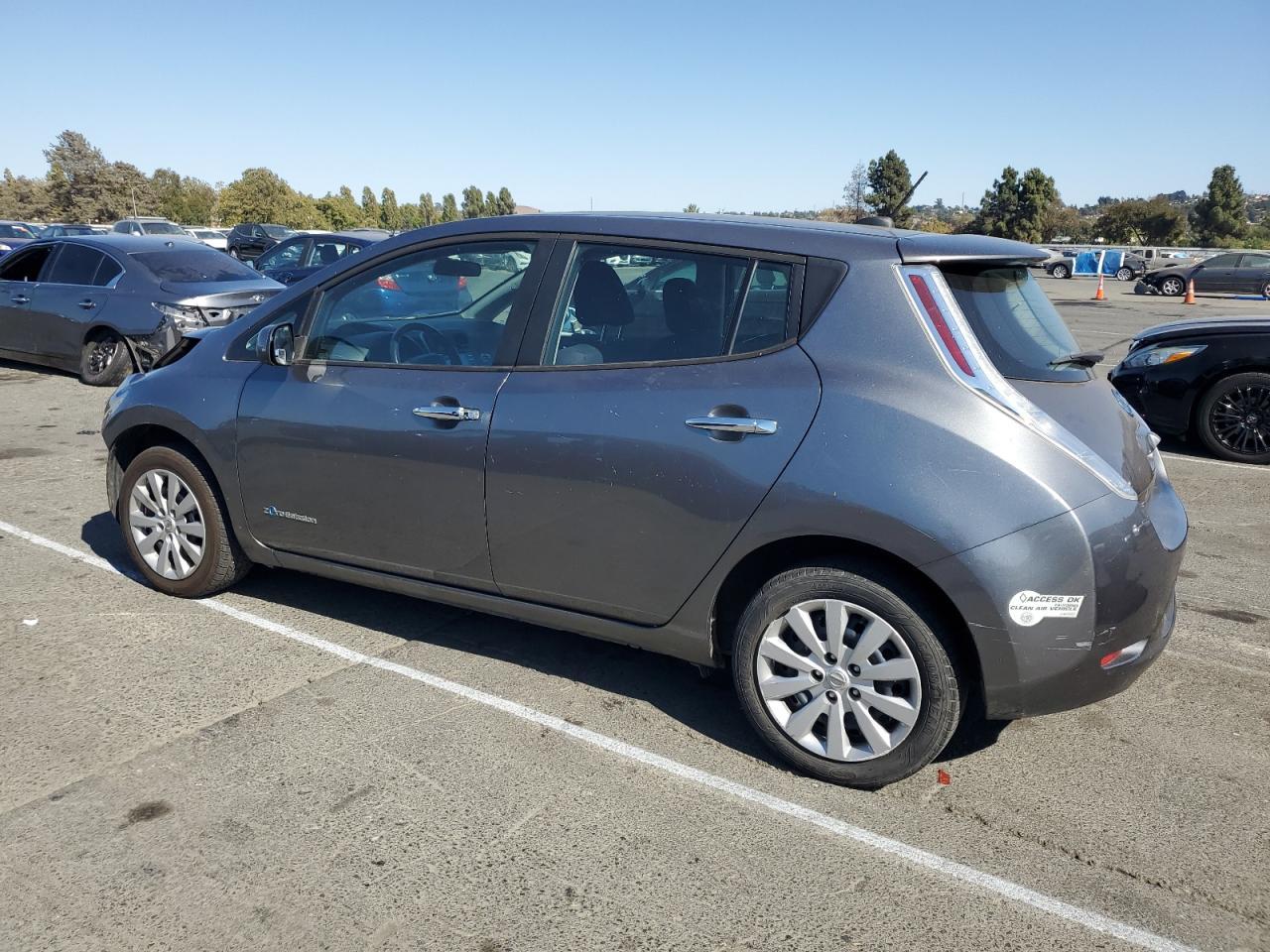 2015 Nissan Leaf S - zdjęcie 2