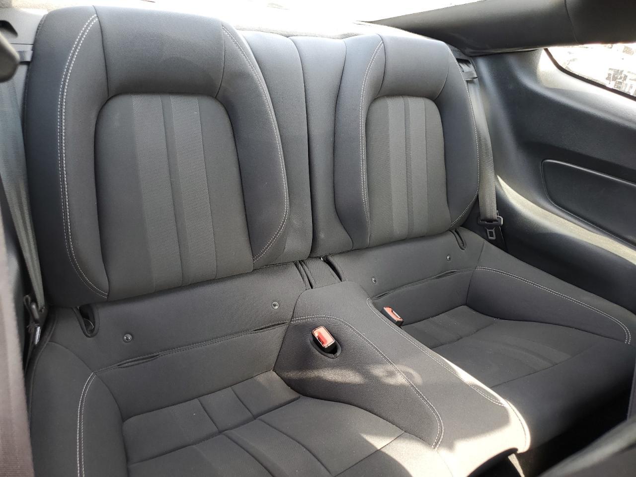 2019 Ford Mustang - zdjęcie 10
