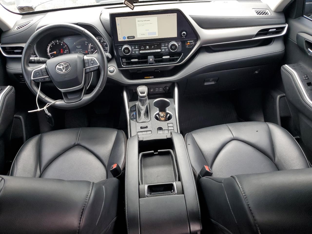 2024 Toyota Highlander Le - zdjęcie 8