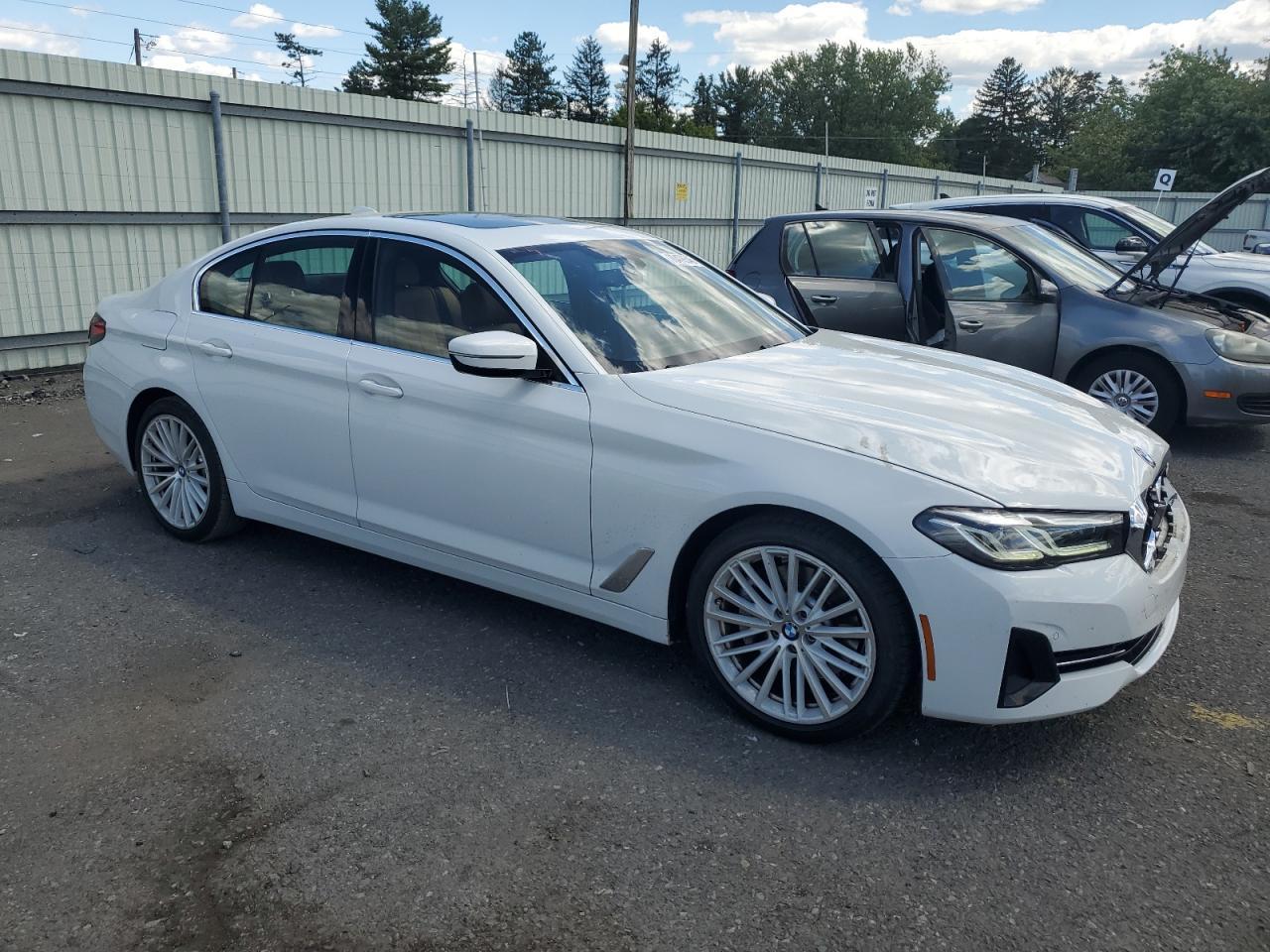 2021 BMW Seria 5 - zdjęcie 4