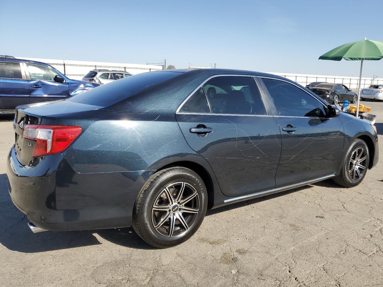 2014 Toyota Camry - zdjęcie 3