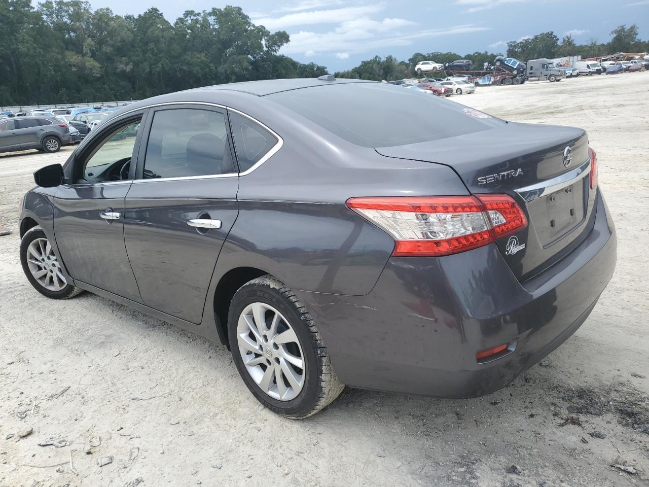 2015 Nissan Sentra S - zdjęcie 2