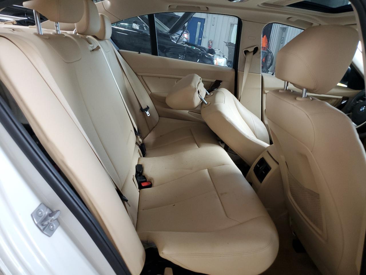 2014 BMW Seria 3 - zdjęcie 10