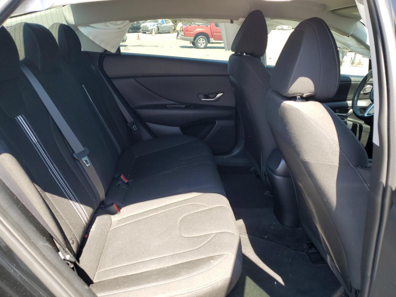 2021 Hyundai Elantra - zdjęcie 10