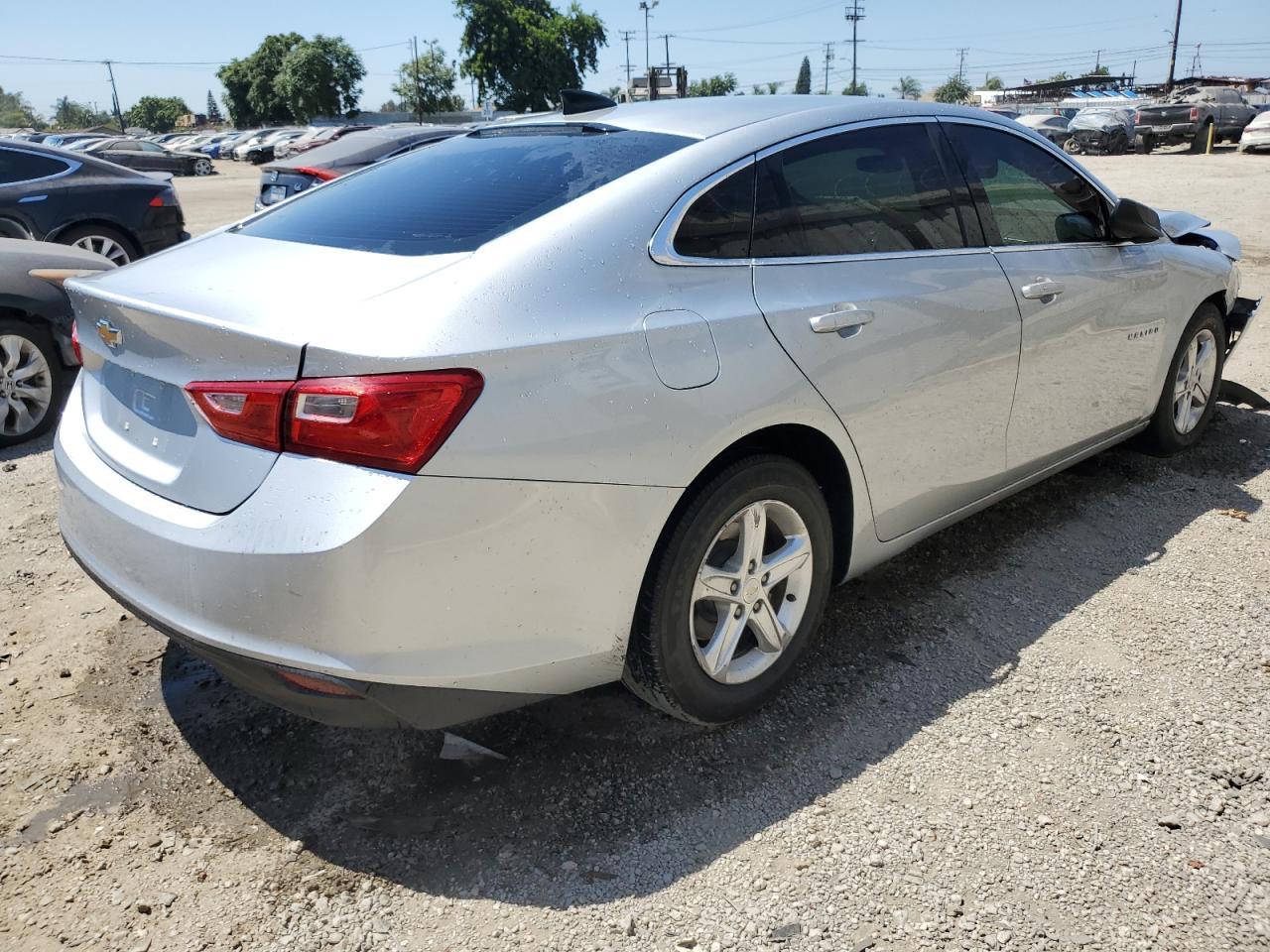 2021 Chevrolet Malibu Ls - zdjęcie 3