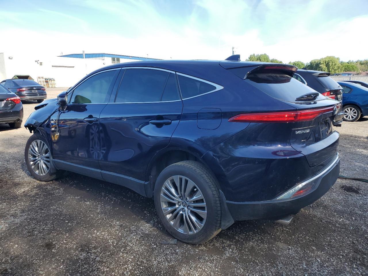 2022 Toyota Venza Le - zdjęcie 2