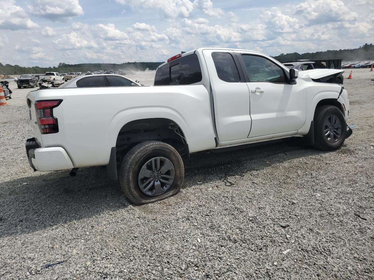 2025 Nissan Frontier S - zdjęcie 3