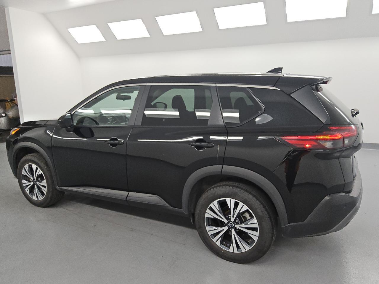 2023 Nissan Rogue Sv - zdjęcie 2