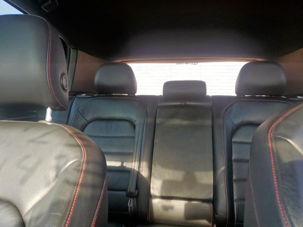 2017 Volkswagen GTI - zdjęcie 10