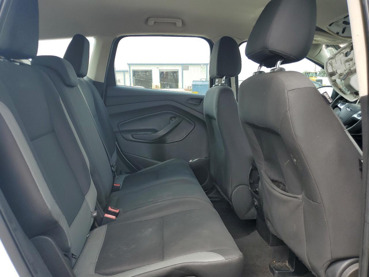 2015 Ford Escape S - zdjęcie 11