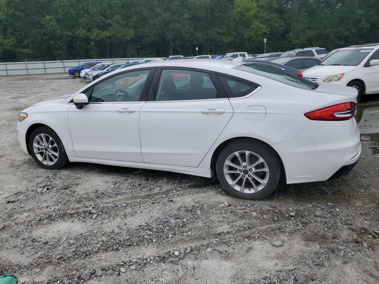 2020 Ford Fusion Se - zdjęcie 2
