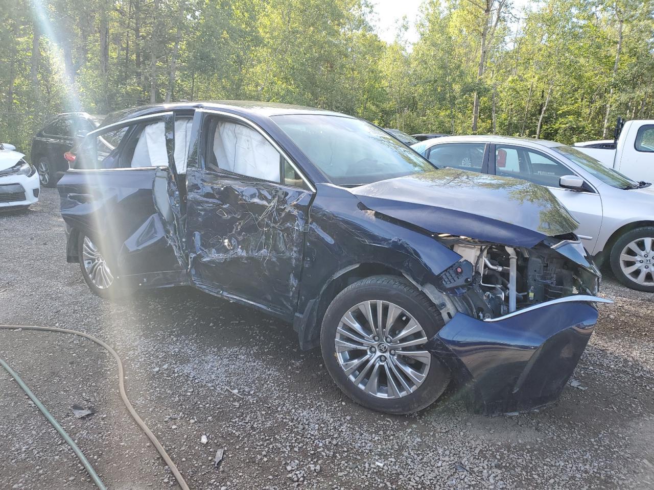 2022 Toyota Venza Le - zdjęcie 4