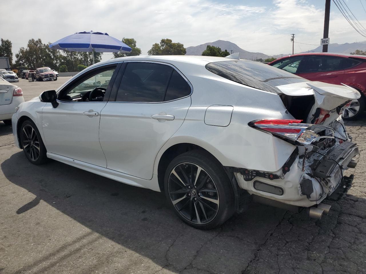 2018 Toyota Camry - zdjęcie 2