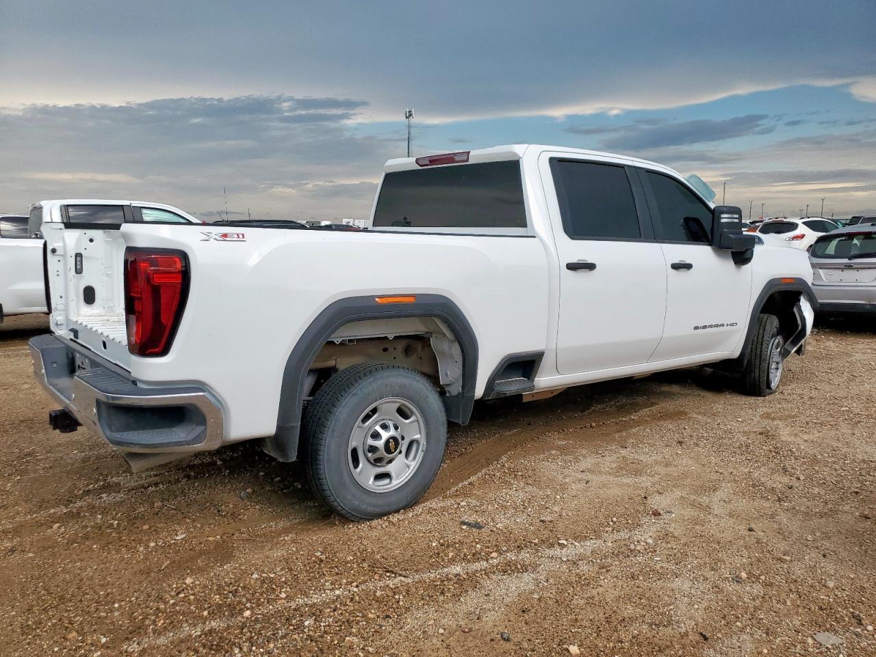 2025 GMC Sierra - zdjęcie 3