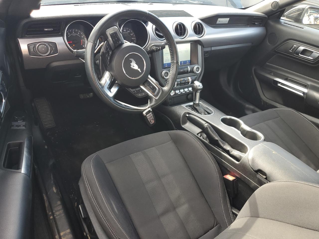 2019 Ford Mustang - zdjęcie 8