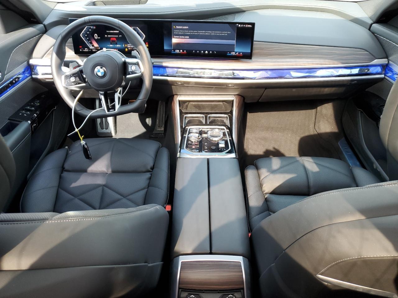 2024 BMW 740 I - zdjęcie 8