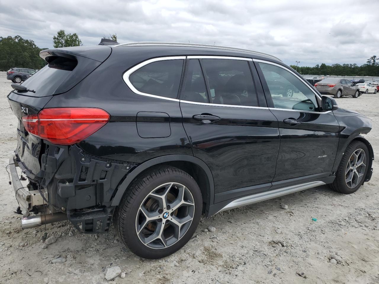 2017 BMW X1 xDrive28I - zdjęcie 3