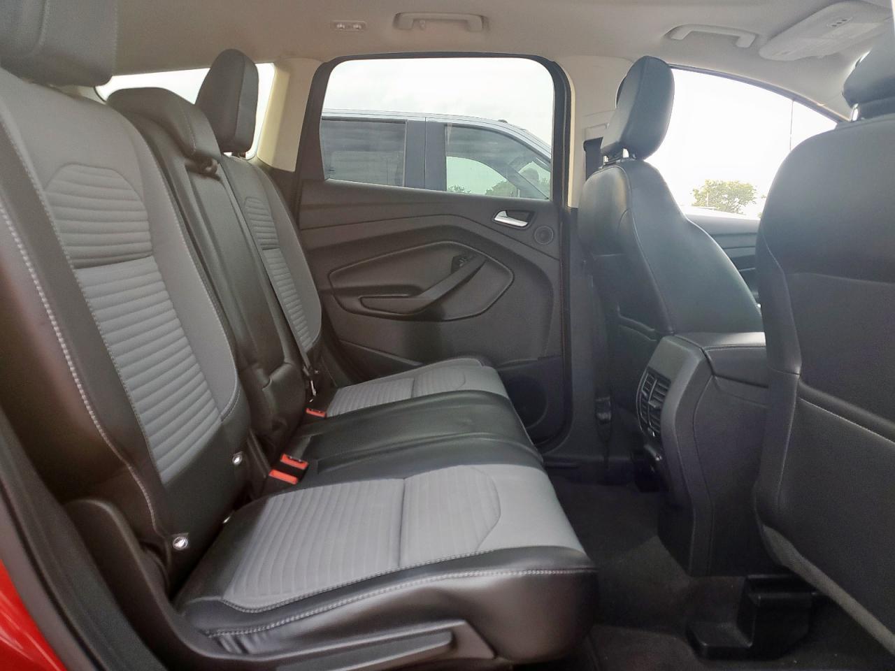 2019 Ford Escape Titanium - zdjęcie 11