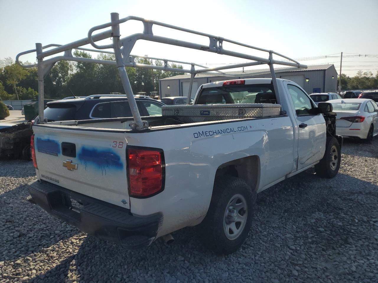 2017 Chevrolet Silverado C1500 - zdjęcie 3