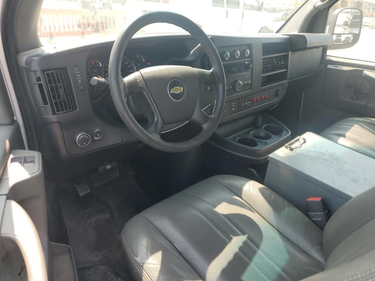 2014 Chevrolet Express G2500 - zdjęcie 8