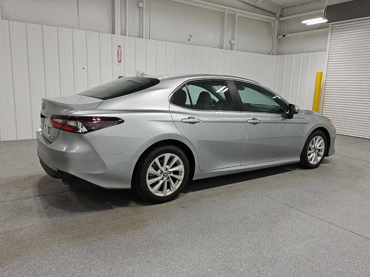 2024 Toyota Camry - zdjęcie 3