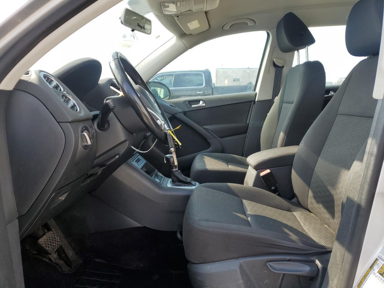 2017 Volkswagen Tiguan S - zdjęcie 7