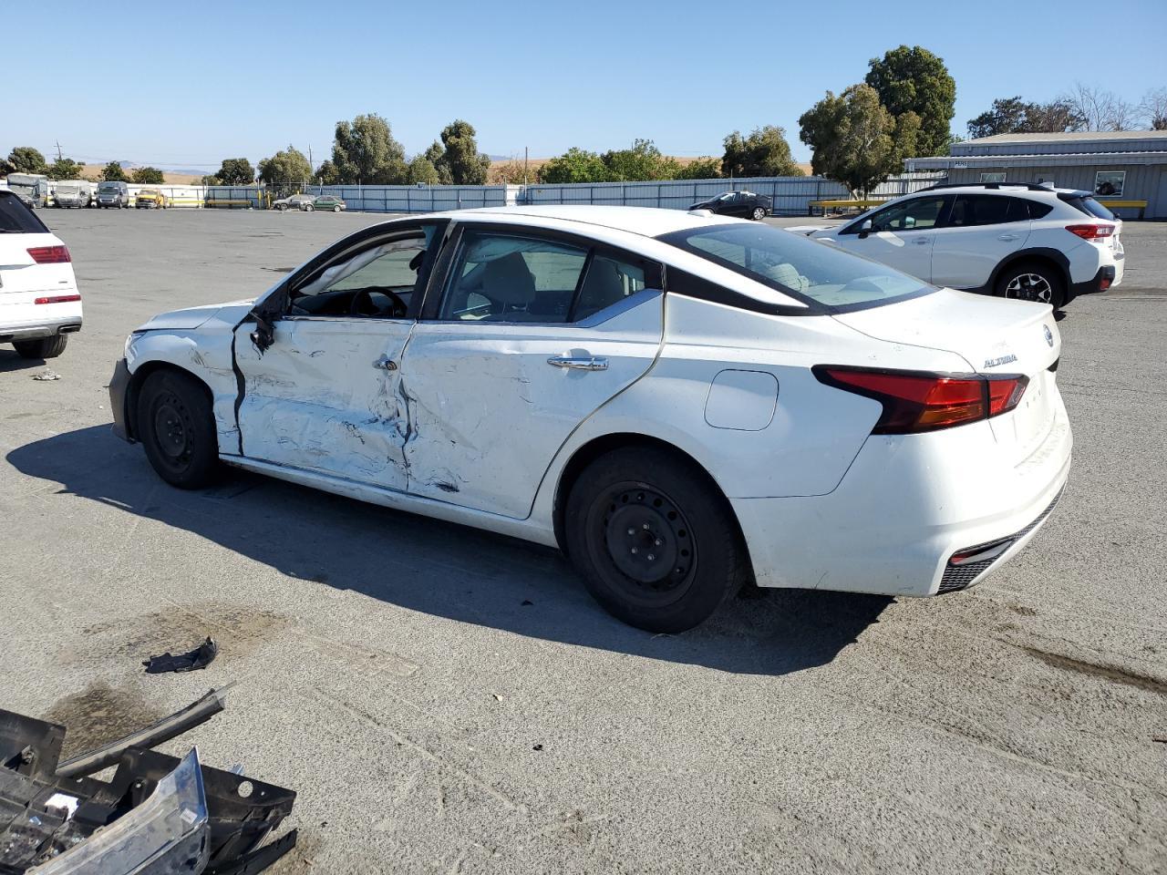 2020 Nissan Altima - zdjęcie 2